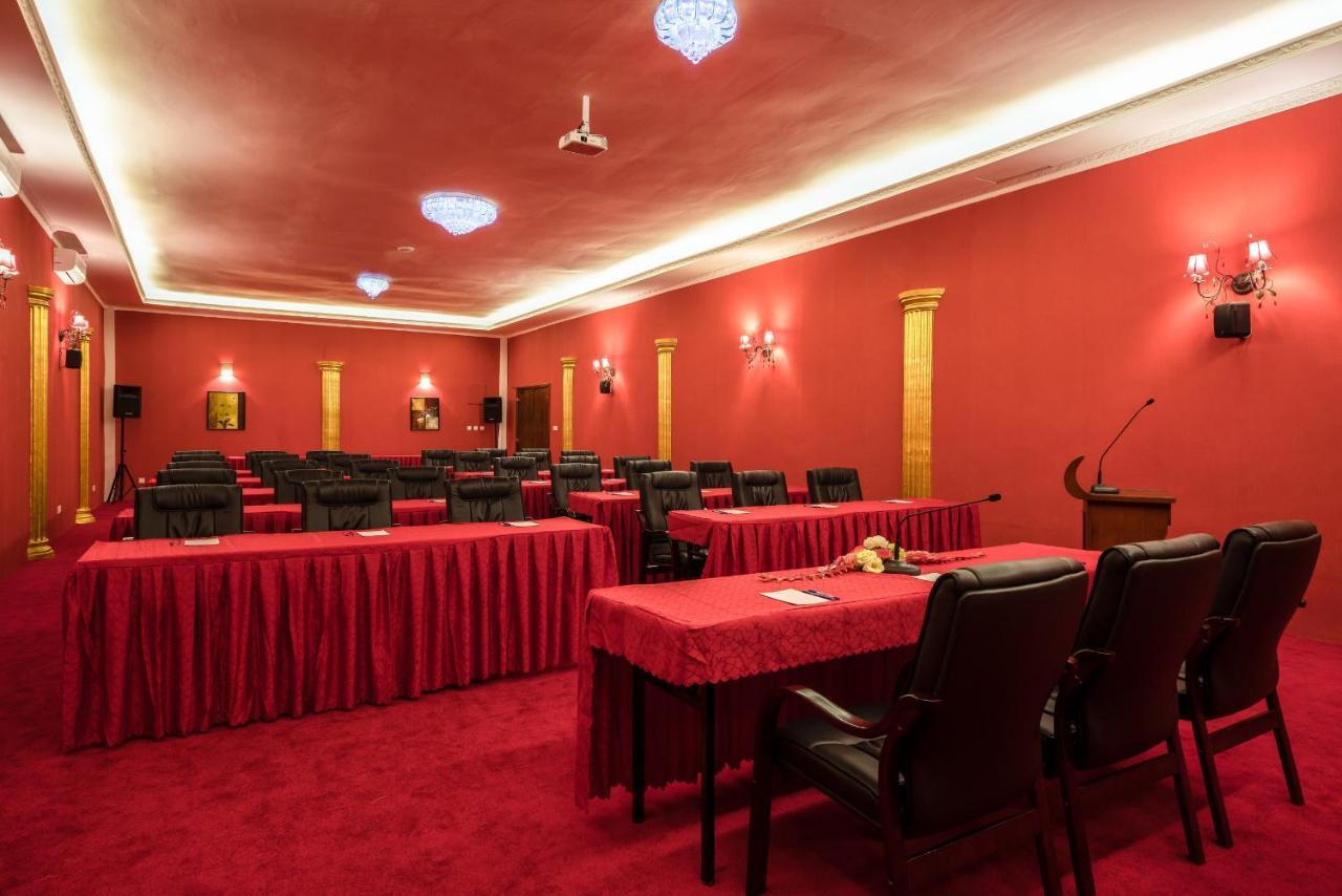 Fun Retreat Resort, Hotel And Ayurveda Spa Arusha Buitenkant foto
